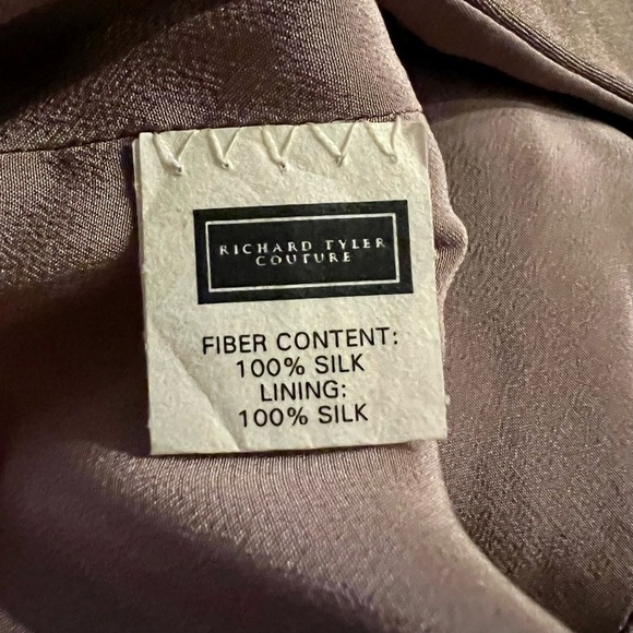 𝅺RICHARD TYLER COUTURE long sleeve dress with hip length side slit - Picture 13 of 16